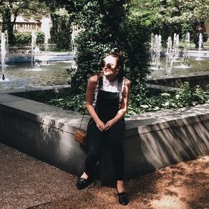 Meet your Posher, Maura